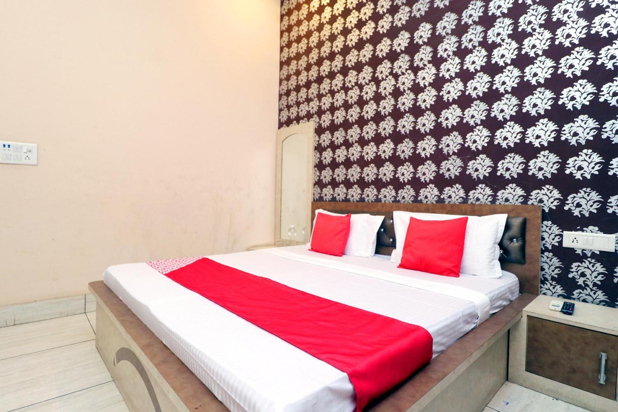 Hotel O Pushp Vatika Bhiwani Buitenkant foto