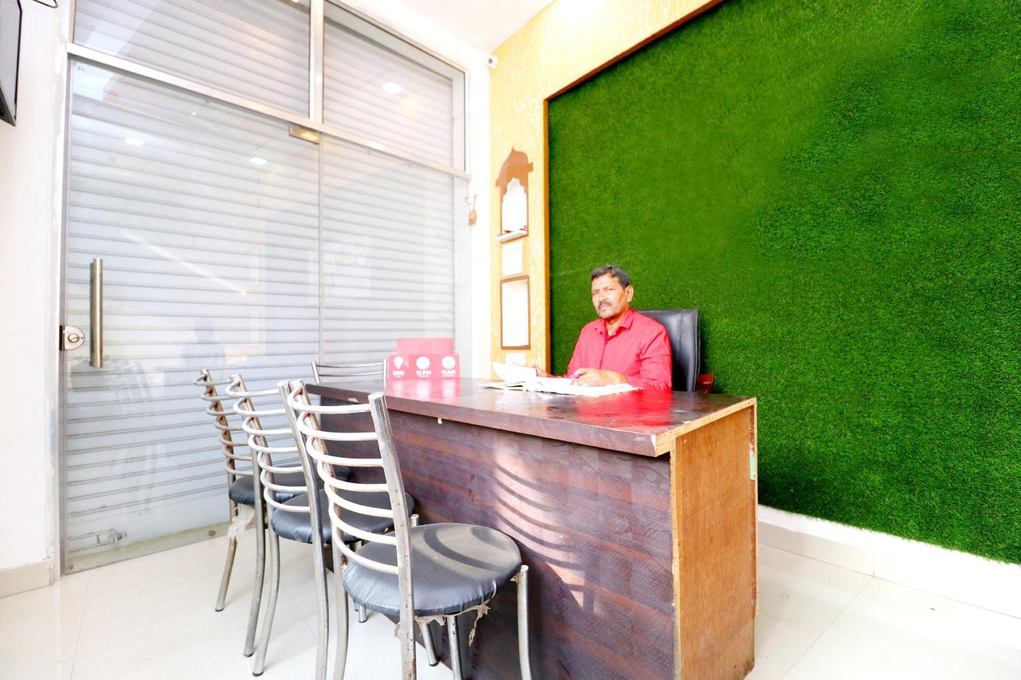 Hotel O Pushp Vatika Bhiwani Buitenkant foto