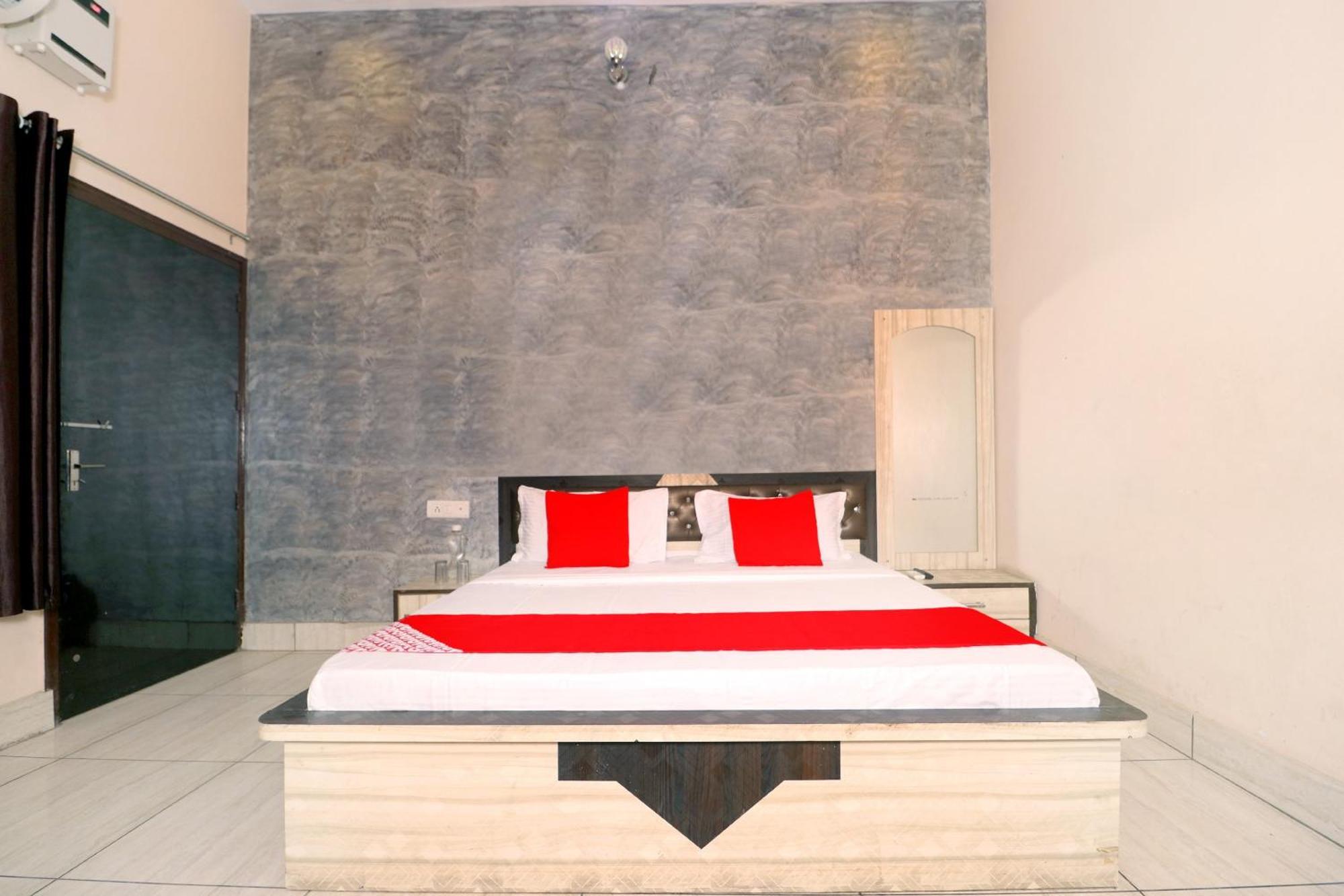 Hotel O Pushp Vatika Bhiwani Buitenkant foto