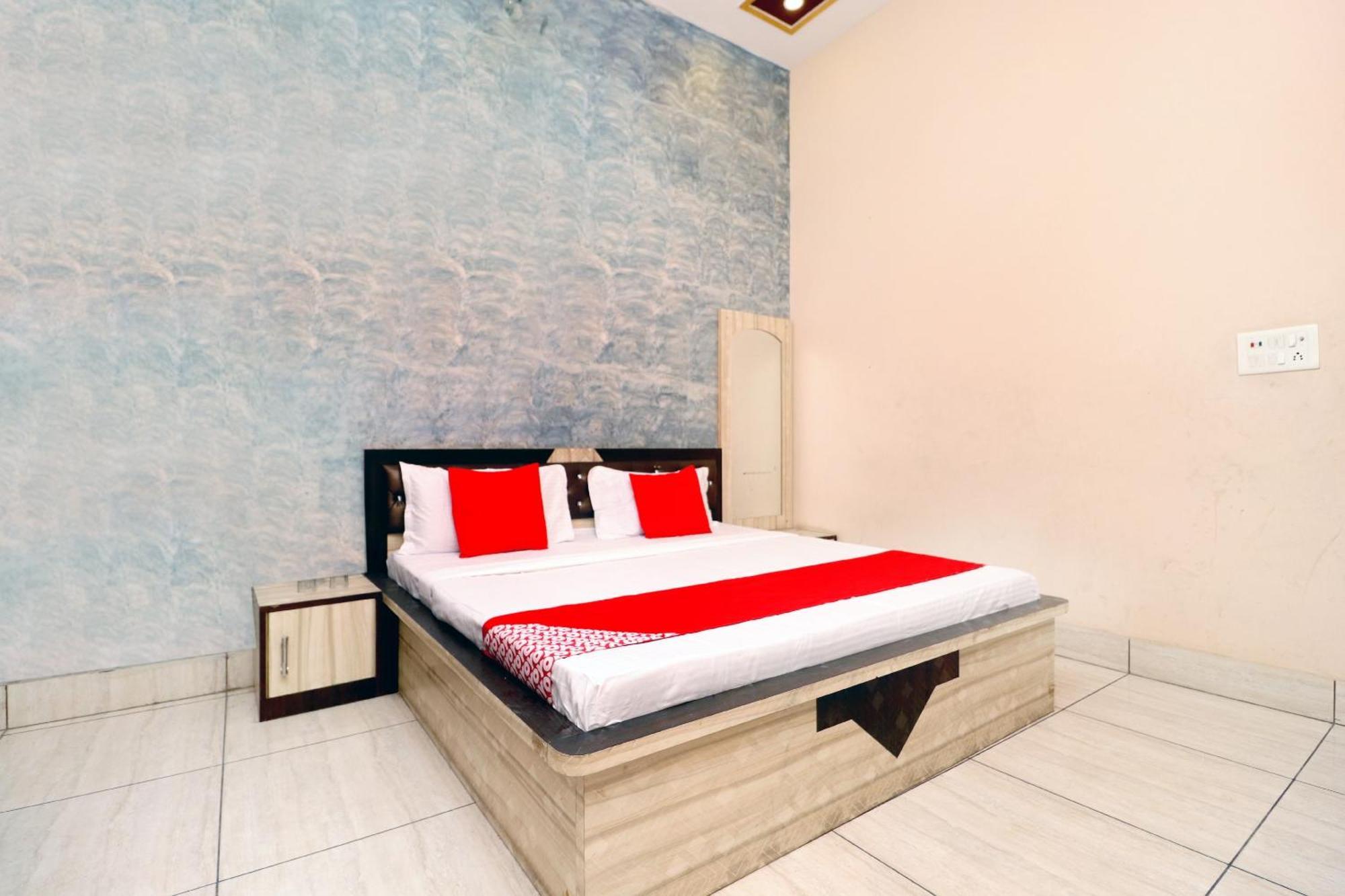 Hotel O Pushp Vatika Bhiwani Buitenkant foto