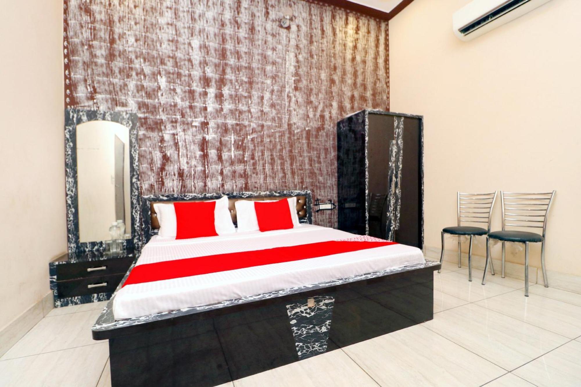 Hotel O Pushp Vatika Bhiwani Buitenkant foto